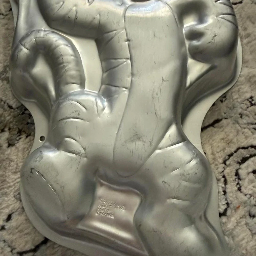 Wilton Tigger Cake Pan